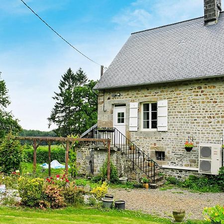 Awesome Home In Saint-Sever-Calvados With Kitchen Exteriör bild