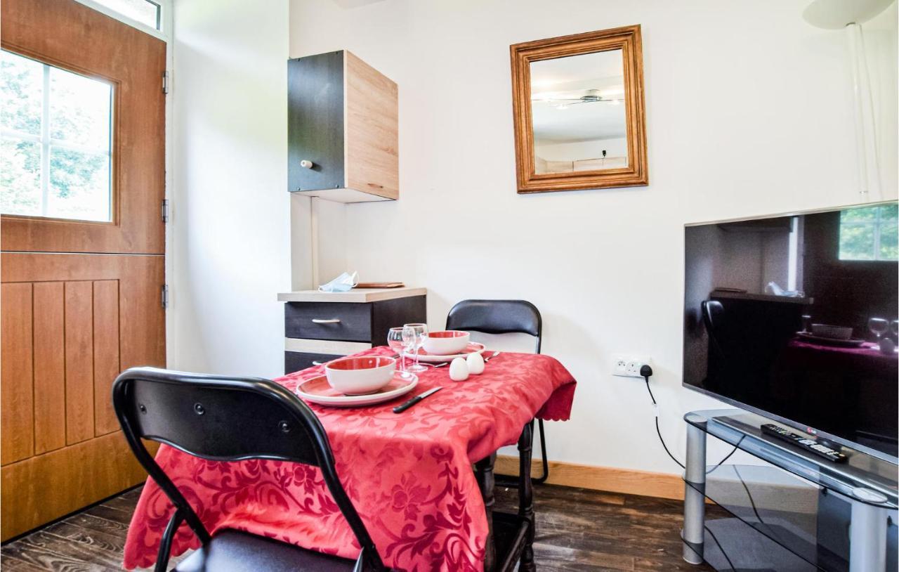Awesome Home In Saint-Sever-Calvados With Kitchen Exteriör bild
