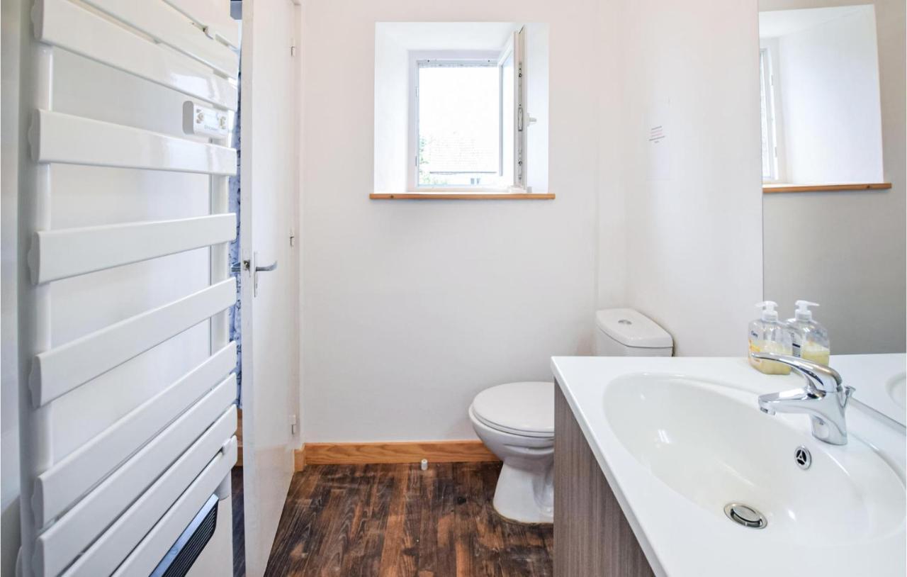 Awesome Home In Saint-Sever-Calvados With Kitchen Exteriör bild